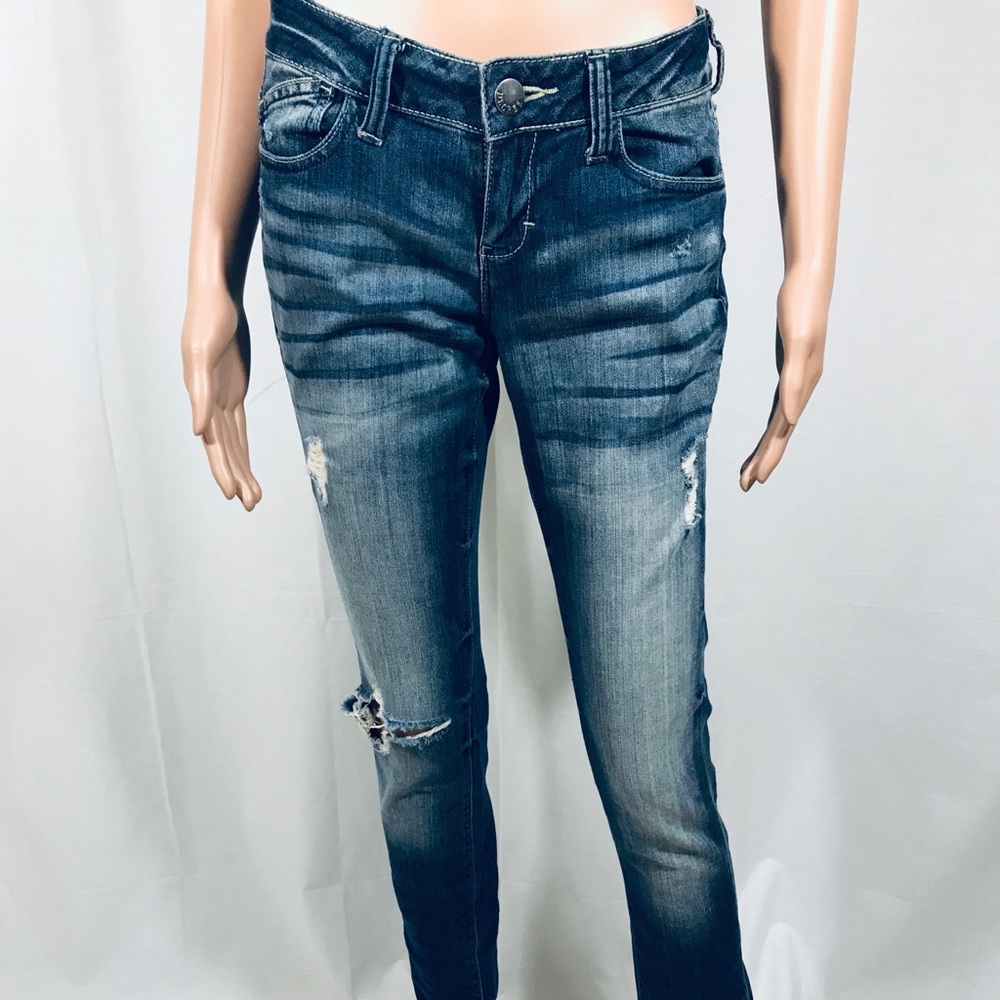 Decree Distressed torn jeans